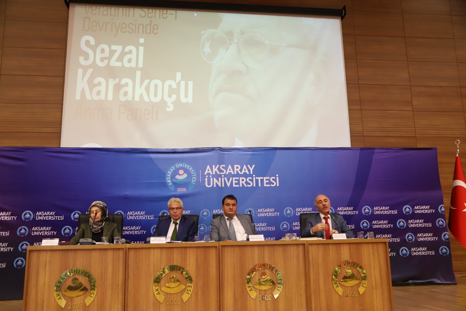 Aksaray Üniversitesinde düzenlenen  panelde merhum şair Sezai Karakoç anıldı